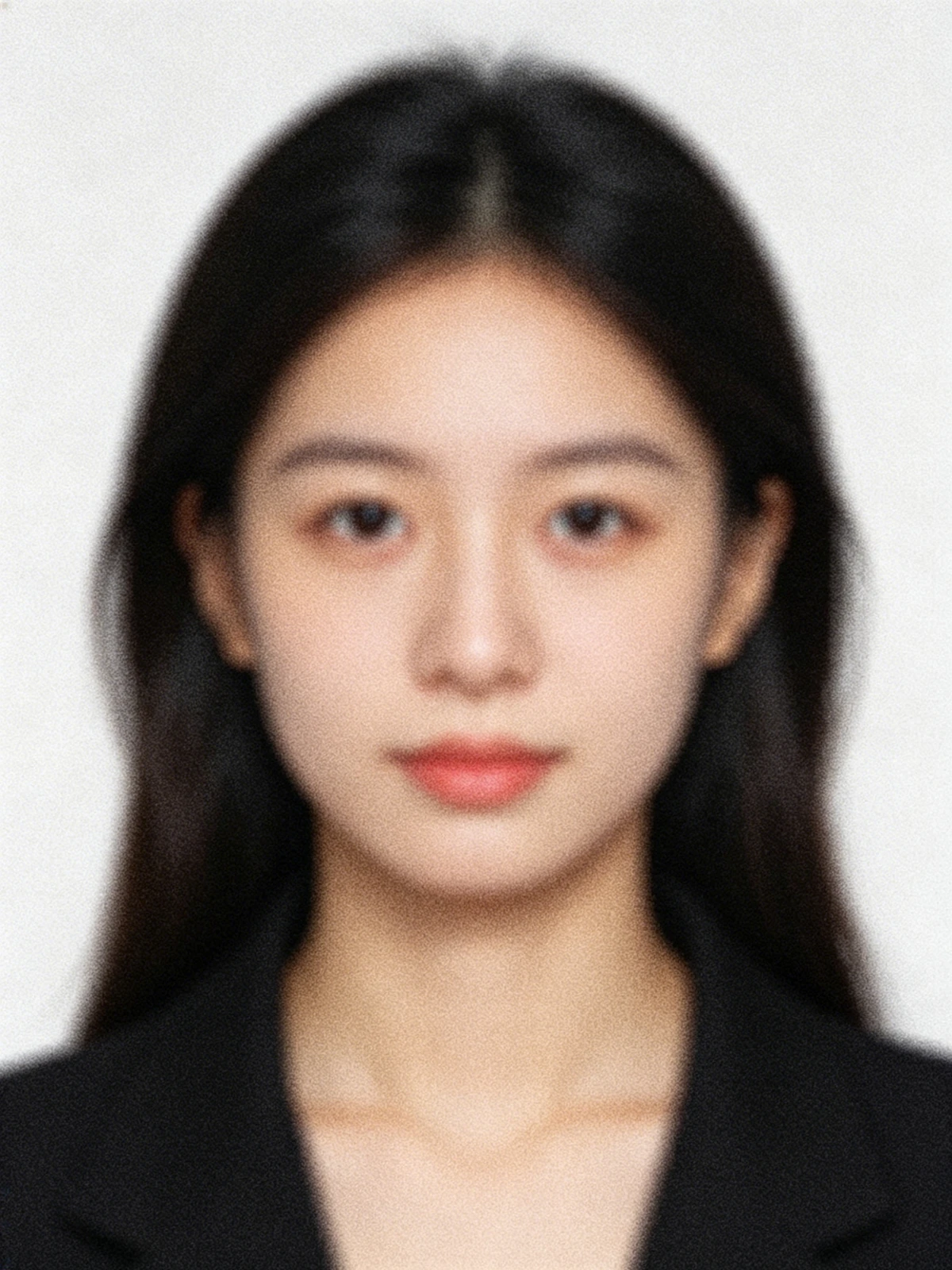 模糊人像修复前示例图像